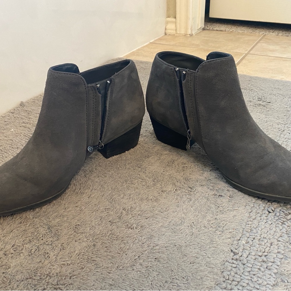 Blondo Valli waterproof boot.